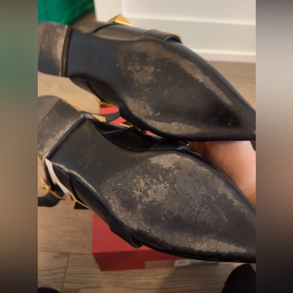 Valentino Roman Stud Flat - Picture 3 of 3